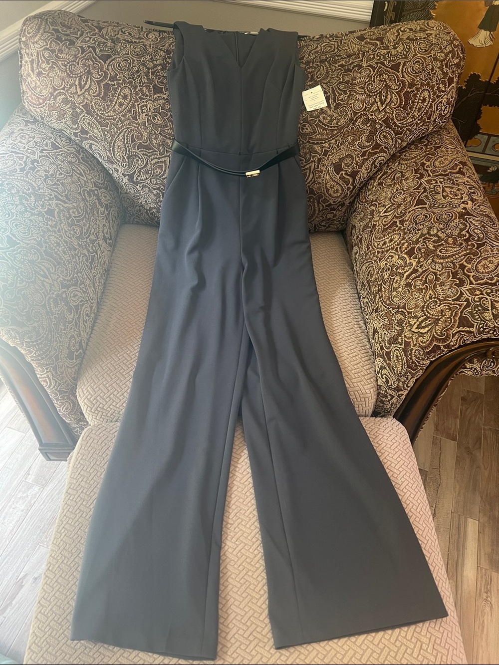 NWT Calvin Klein Sleeveless V-Neck Wide-Leg Jumpsuit in Charcoal. Size 4 w/ belt